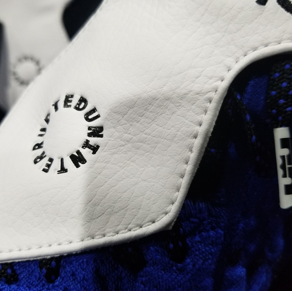 SOLD 🥰 LeBron 17 More Than An Athlete - Picture 6 of 8